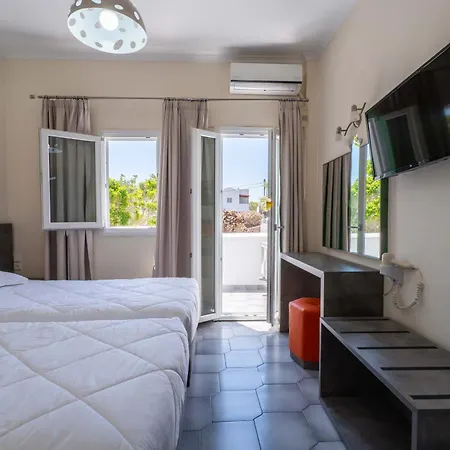 Albatros Fira (Santorini)