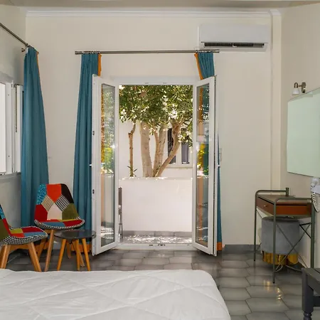 Albatros Fira (Santorini)