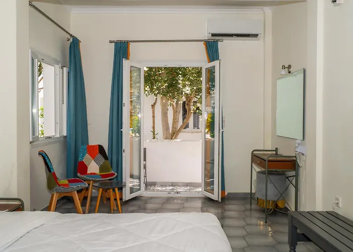 Albatros Fira (Santorini)