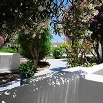 Albatros Fira (Santorini)