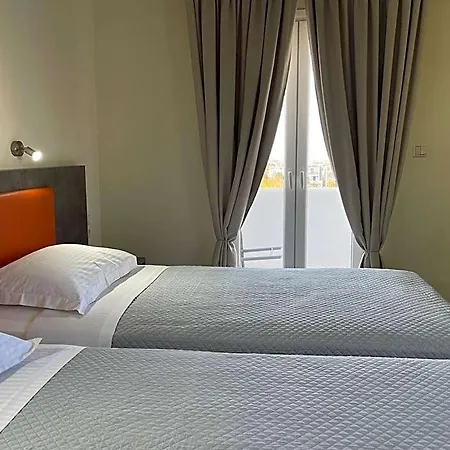 Albatros Hotel Fira (Santorini)