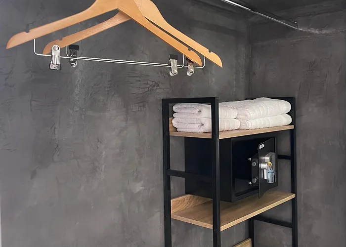 Отель Albatros Тира